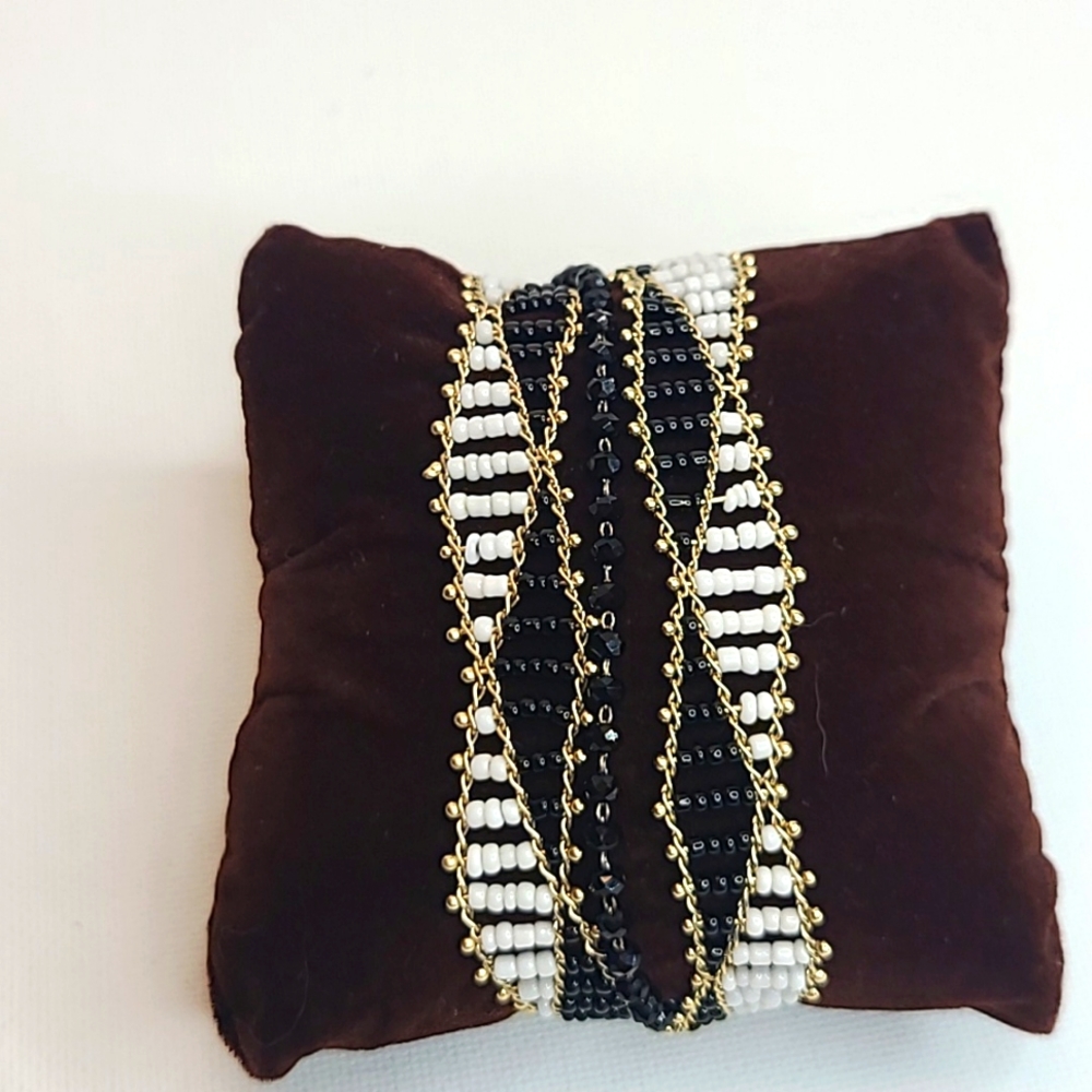 - Serefina Magnetic Black Clasp Bracelet Gold Plating